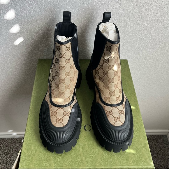 NEW Women’s GG Gucci Canvas Tan and Black Monogram Ankle Boots - EU 40 / US 10 - Picture 2 of 16